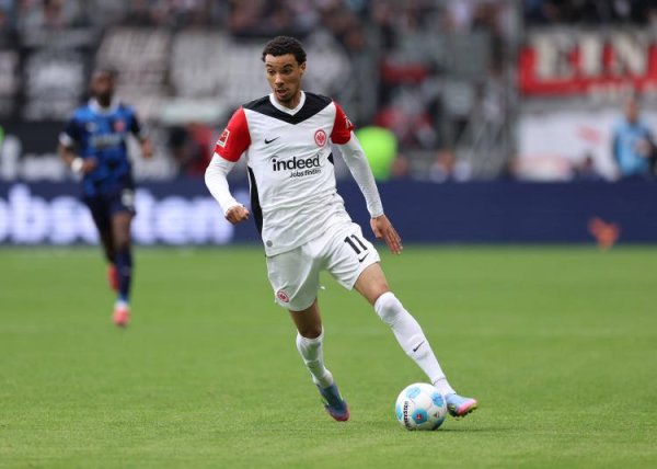 盛康优配 记者：曼联和纽卡仍是追求埃基蒂克最积极的俱乐部